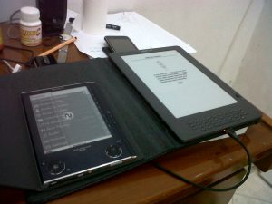kindle dx compare with sony PRS-505